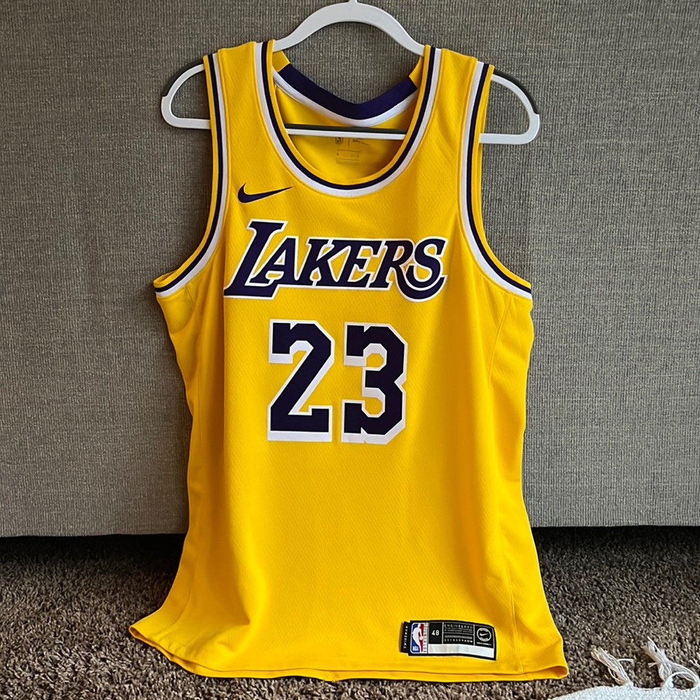 Lebron James Lakers Nike Yellow Jersey Men’s Large